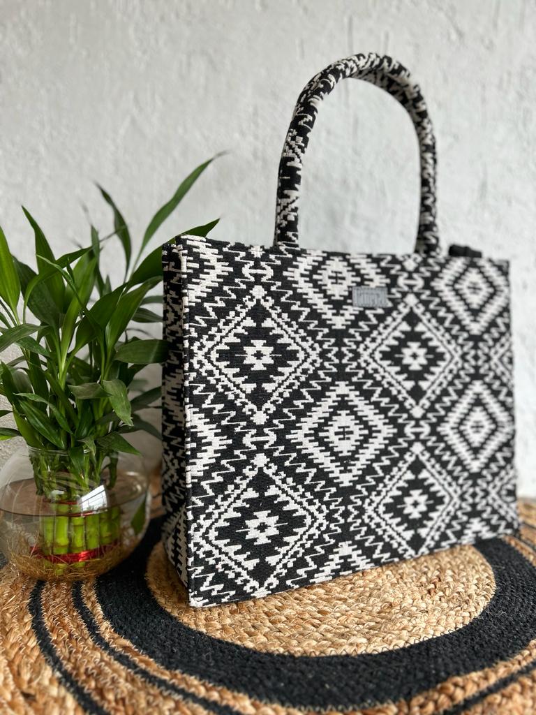 FINERY Monochrome Tote 