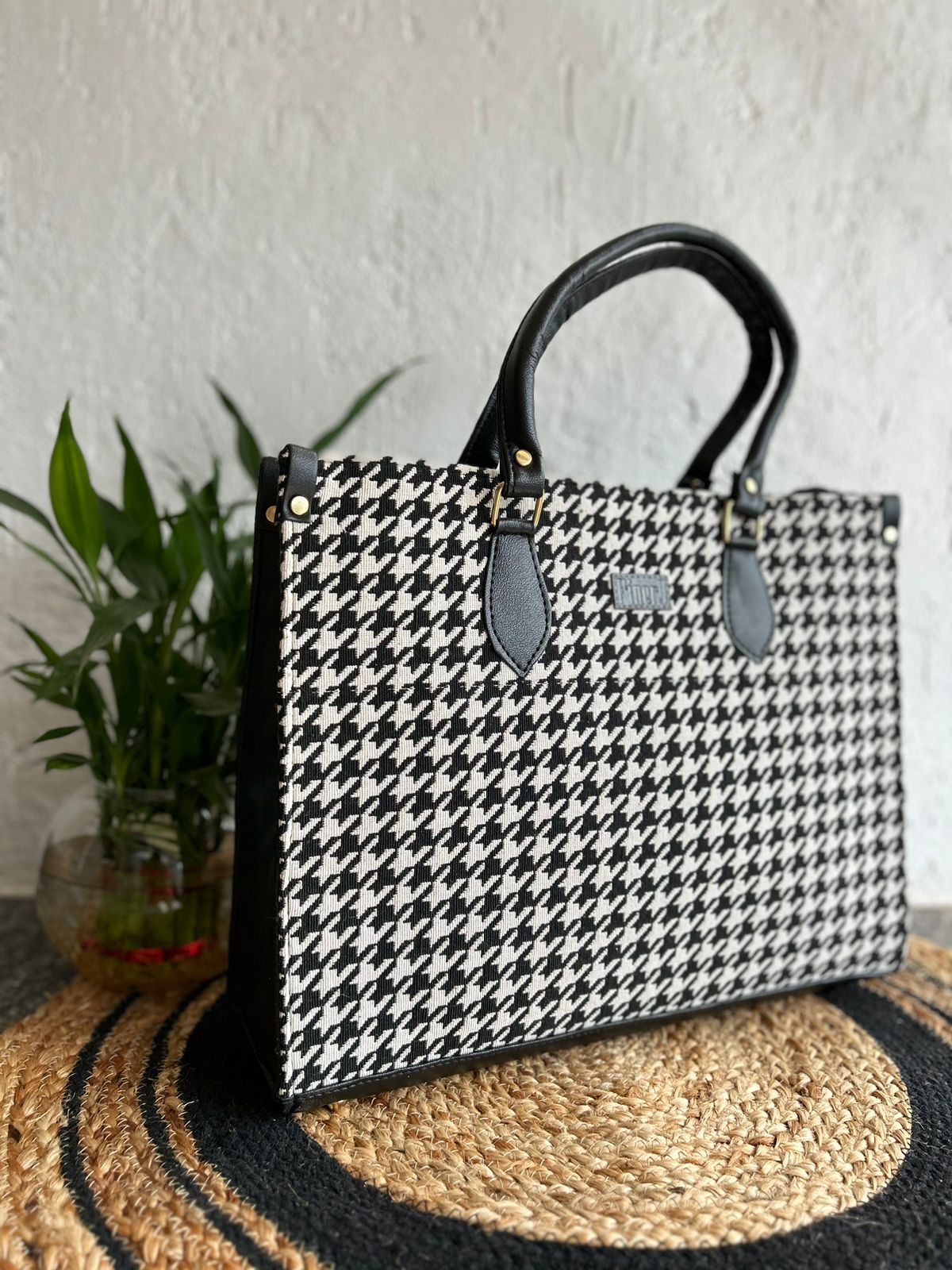 FINERY XL Jacquard Box Tote Le