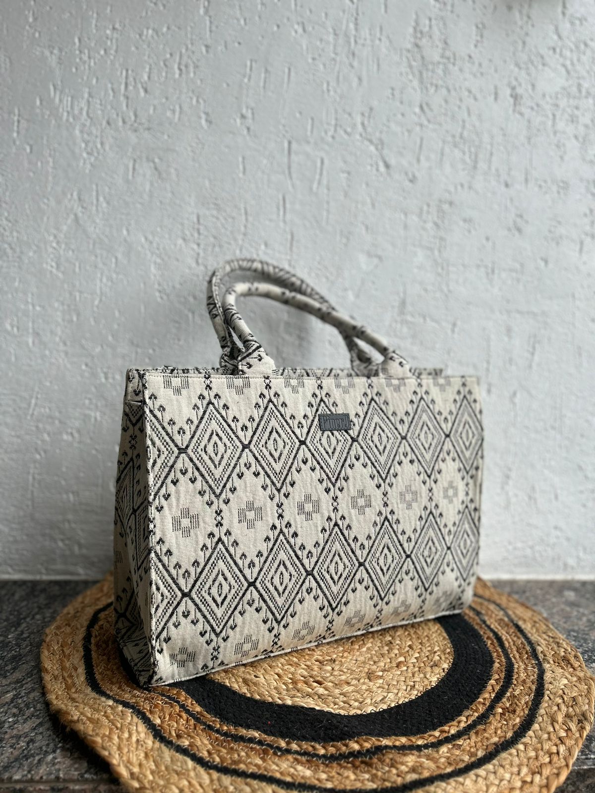 FINERY TOTE