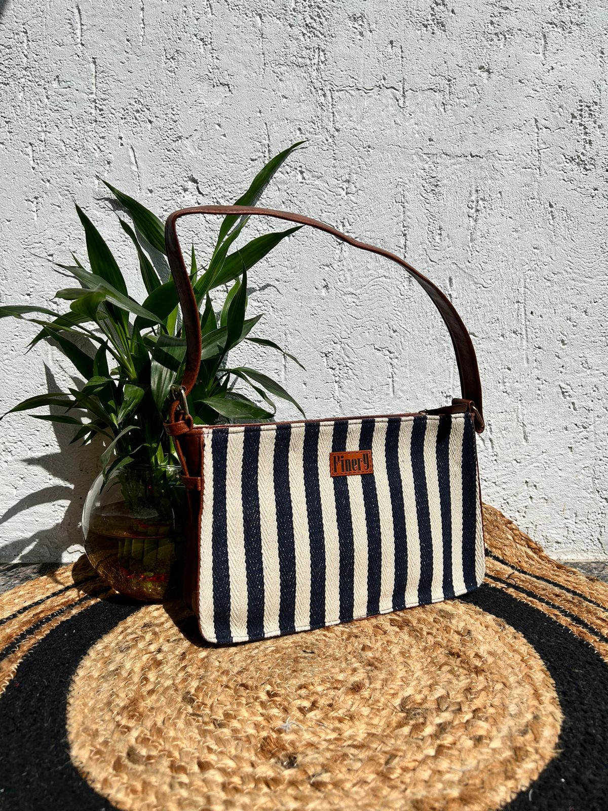 FINERY Baguette bag