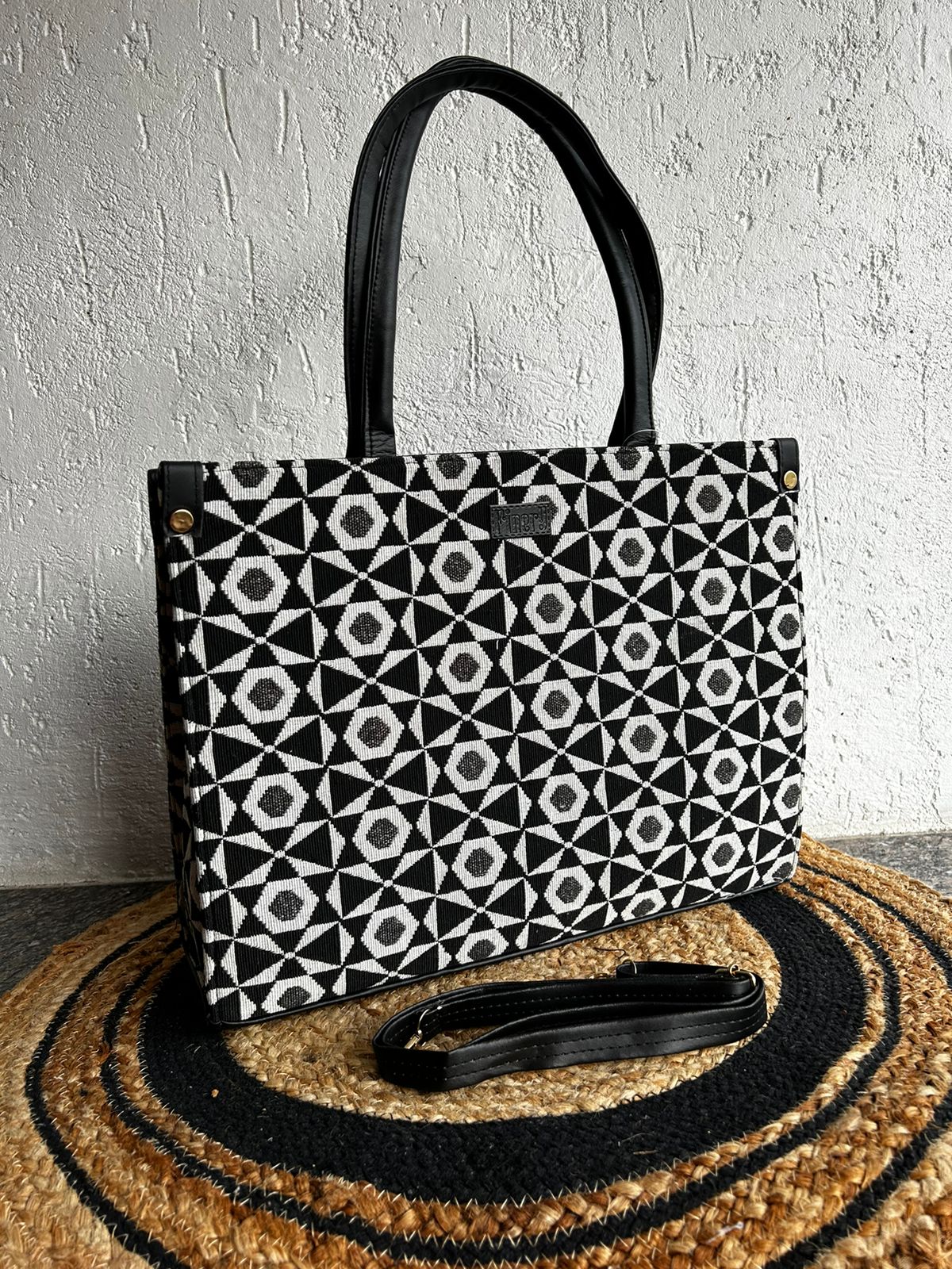 FINERY Monochrome XL Tote 